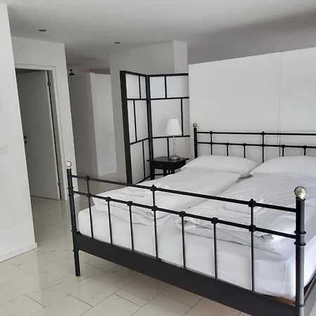 Vertical Apartment *
